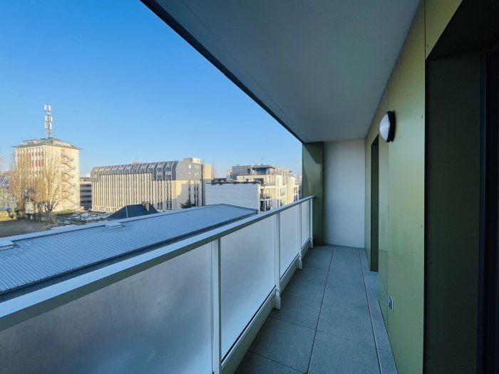 Photo Magnifique appartement de 83 m² habitables, avec 2 balcons, situé à Strasbourg Secteur Hôpital Civil (Résidence BELL’ILL) image 10/16