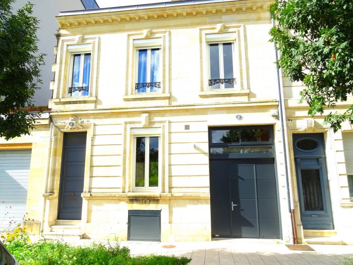 Maison mitoyenne 2 côtés à louer, 6 pièces - Talence 33400