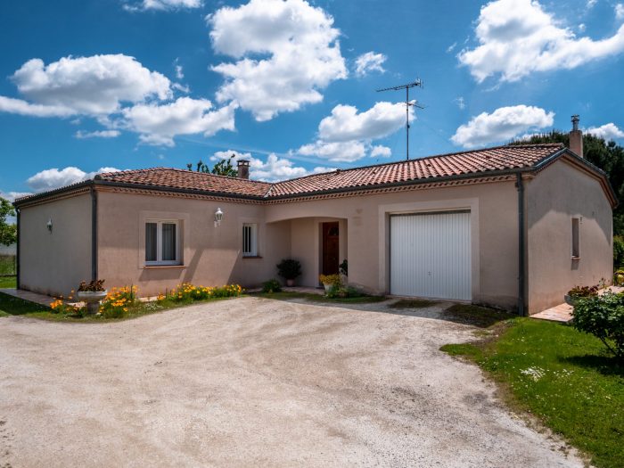 Maison plain-pied à vendre, 5 pièces - Sérignac-sur-Garonne 47310