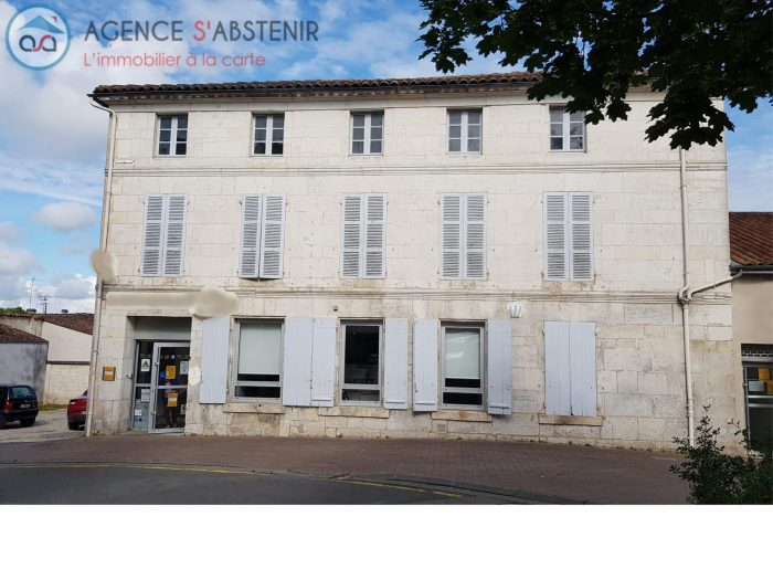 Local commercial à vendre, 778 m² - Jarnac 16200