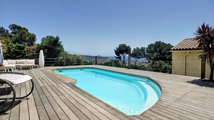 Maison individuelle à vendre, 6 pièces - La Seyne-sur-Mer 83500