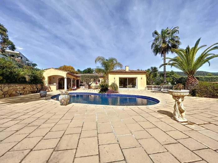 Villa à vendre, 7 pièces - Bandol 83150