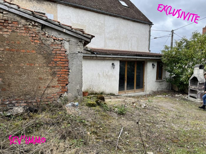 Maison mitoyenne 1 côté à vendre, 5 pièces - Saint-Gérand-le-Puy 03150