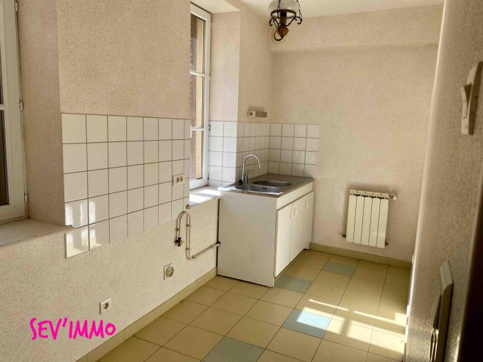 Maison individuelle à vendre, 6 pièces - Le Donjon 03130