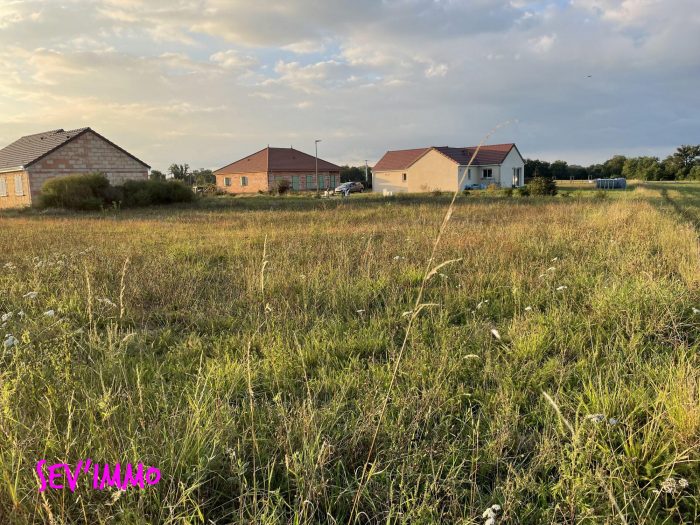 Terrain constructible à vendre, 918 m² - Lapalisse 03120