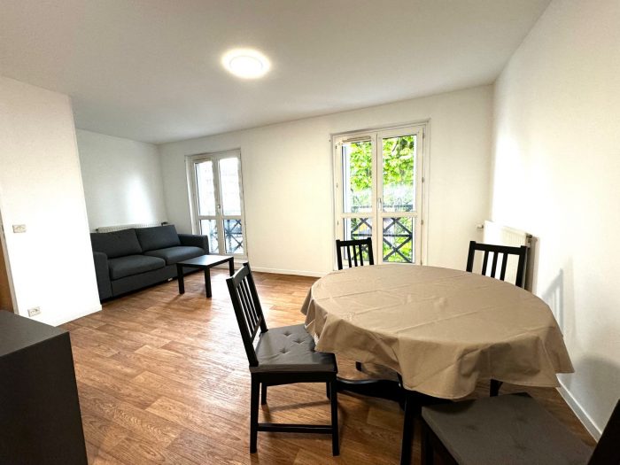 Location annuelle Appartement MONTIGNY-LE-BRETONNEUX 78180 Yvelines FRANCE
