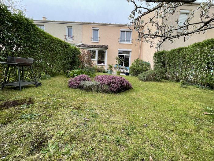 Vente Maison/Villa MONTIGNY-LE-BRETONNEUX 78180 Yvelines FRANCE
