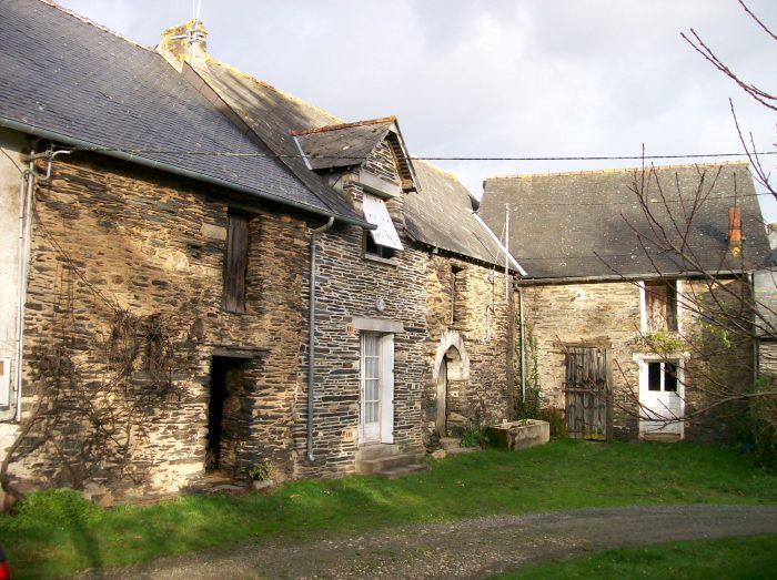 Maison ancienne à vendre, 8 pièces - La Chapelle-de-Brain 35660