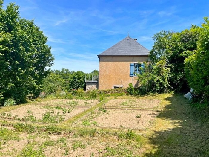 Maison ancienne à vendre, 8 pièces - Dun-les-Places 58230