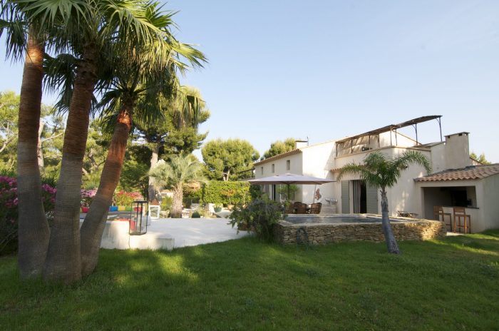 Villa à vendre, 9 pièces - Saint-Cyr-sur-Mer 83270