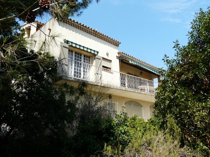 Villa à vendre, 6 pièces - Saint-Cyr-sur-Mer 83270