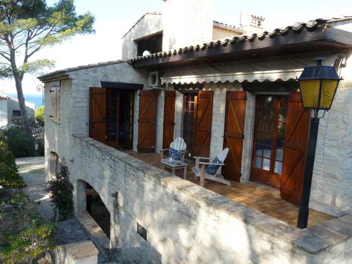 Villa à vendre, 5 pièces - Saint-Cyr-sur-Mer 83270