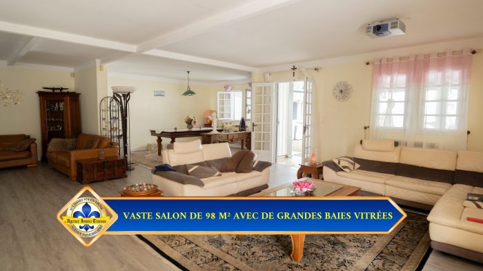 Villa à vendre, 8 pièces - Sainte-Marie 97438