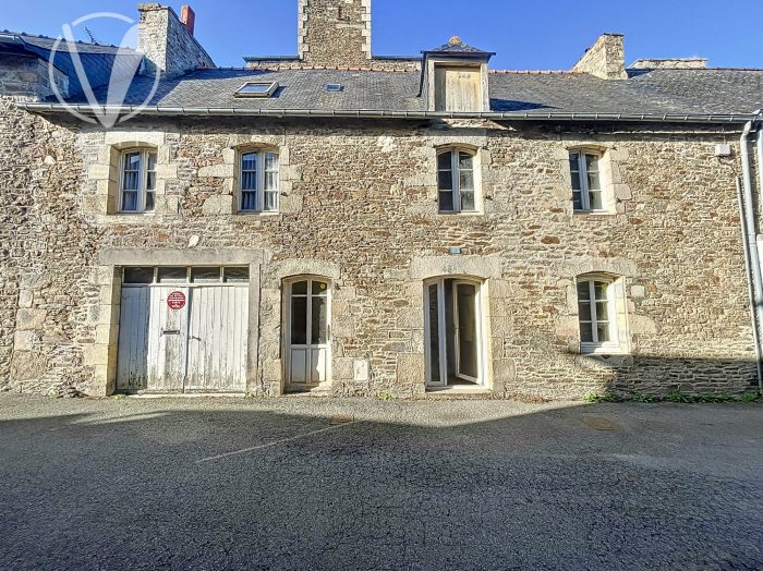 Maison mitoyenne 2 côtés à vendre, 5 pièces - Corseul 22130