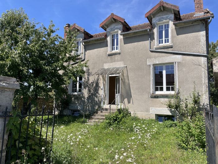 Maison à vendre, 5 pièces - Saint-Léonard-de-Noblat 87400