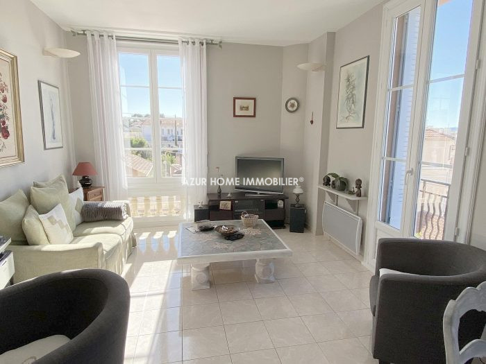 Apartment for sale, 4 rooms - Saint-Raphaël 83700