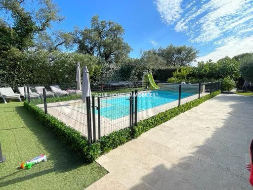 Villa for sale, 6 rooms - Sainte-Maxime 83120