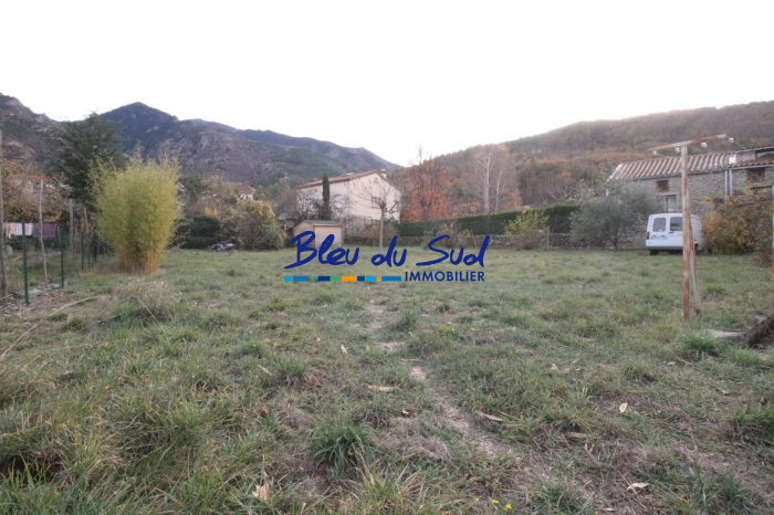 Terrain constructible à vendre, 1080 m² - Taurinya 66500