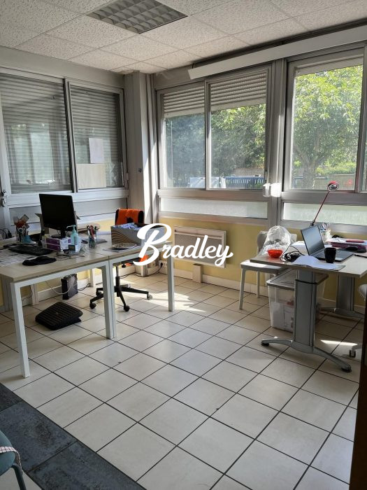 Bureau à louer, 530 m² - Amiens 80000