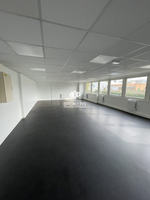Bureau à louer, 144 m² - Aulnay-sous-Bois 93600