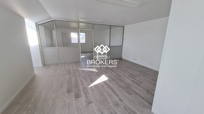 Bureau à louer, 151 m² - Gainneville 76700