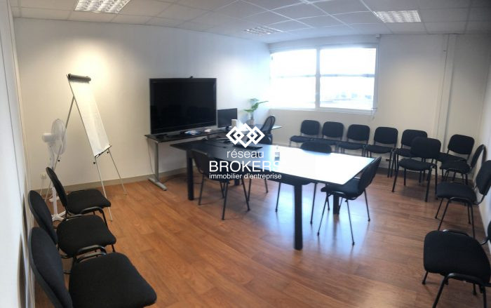 Bureau à louer, 828 m² - Grenoble 38000