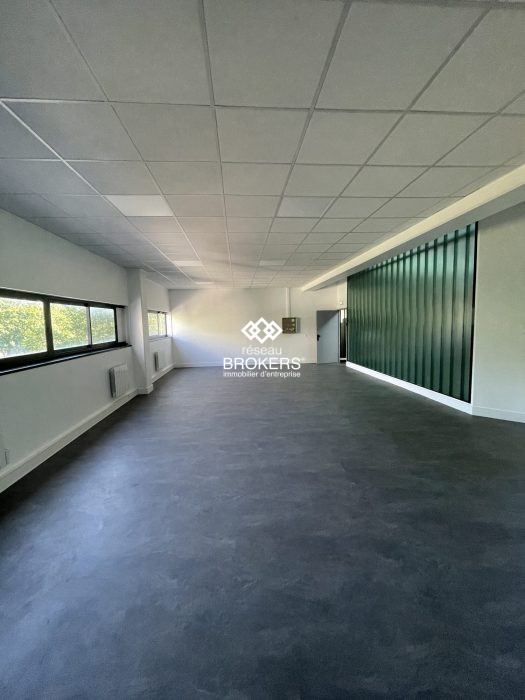 Bureau à louer, 111 m² - Saint-Denis 93200