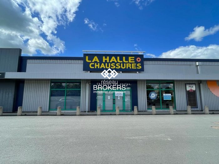 Local commercial à louer, 620 m² - Carentan-les-Marais 50500