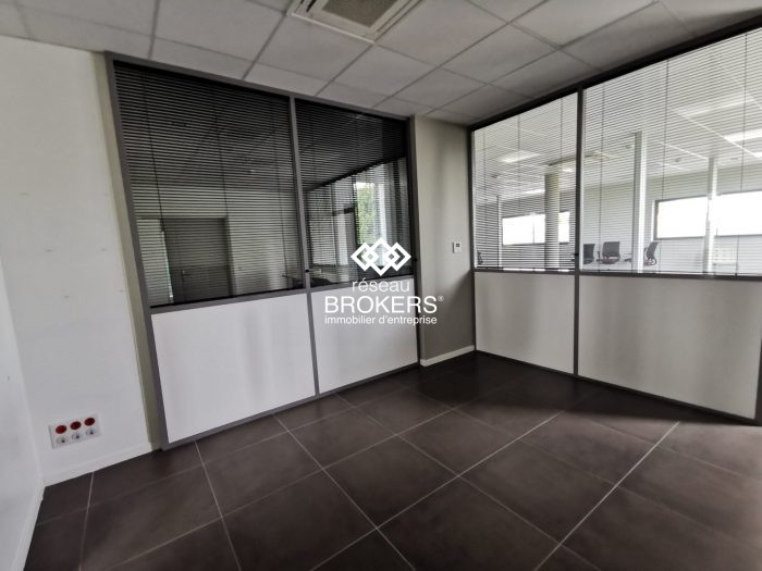 Bureau à louer, 250 m² - Mérignac 33700