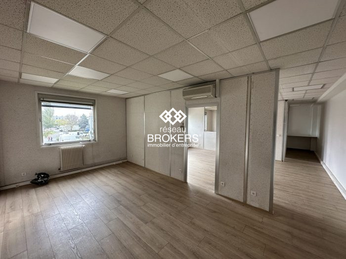 Bureau à louer, 79 m² - Gennevilliers 92230