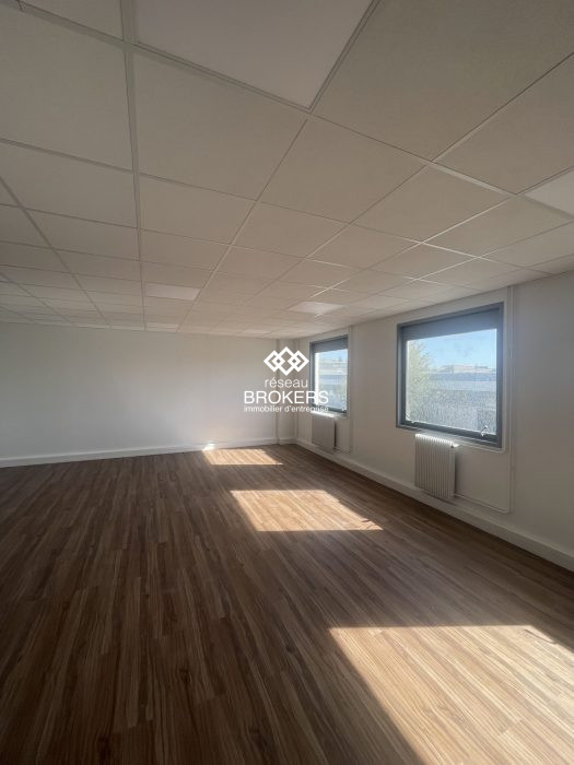 Bureau à louer, 179 m² - Aulnay-sous-Bois 93600