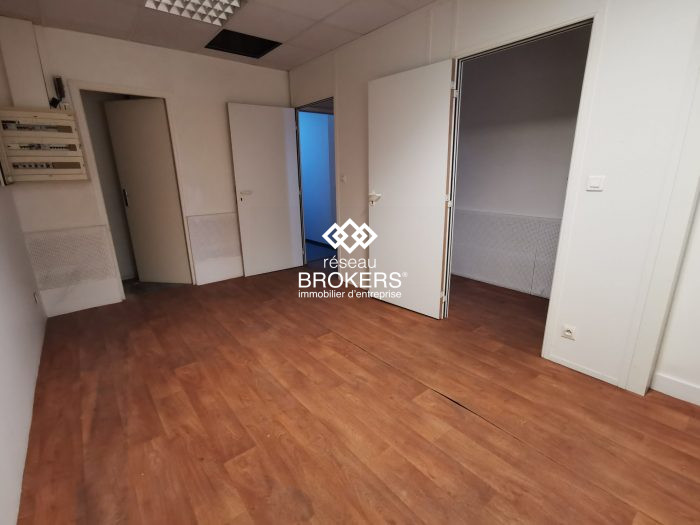 Local commercial à louer, 202 m² - Bordeaux 33800