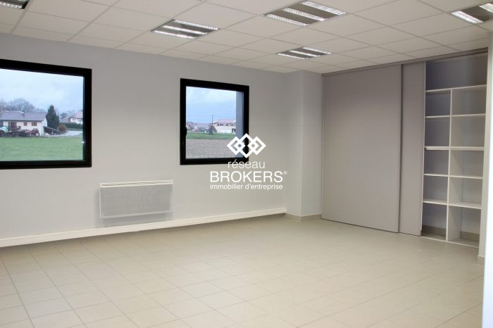 Bureau à louer, 37 m² - Viviers-du-Lac 73420