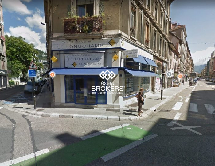 Local commercial à louer, 111 m² - Grenoble 38000