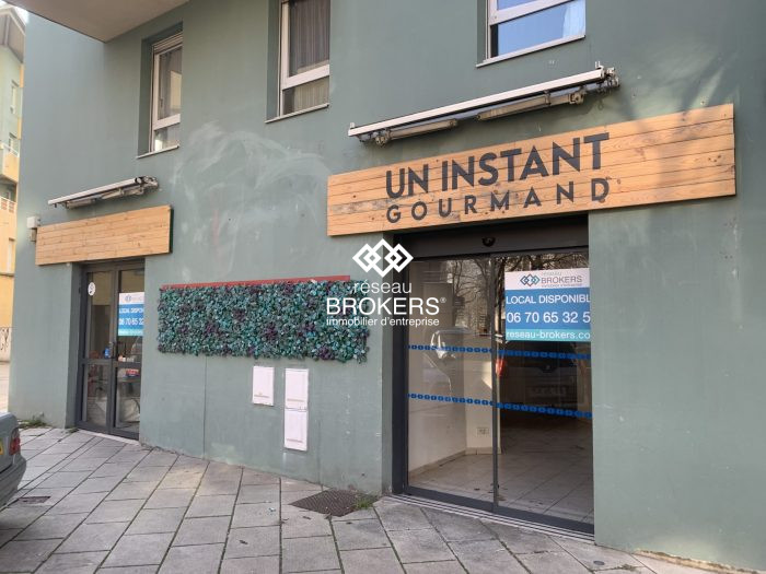 Local commercial à louer, 77 m² - Grenoble 38000