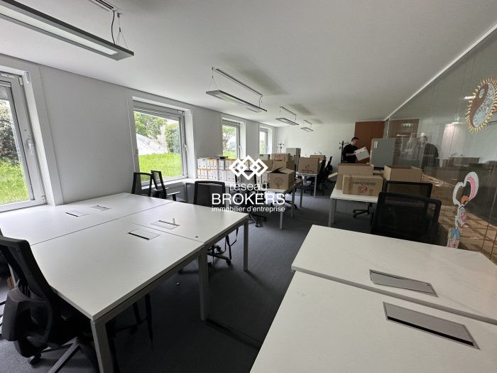 Bureau à louer, 640 m² - Charenton-le-Pont 94220