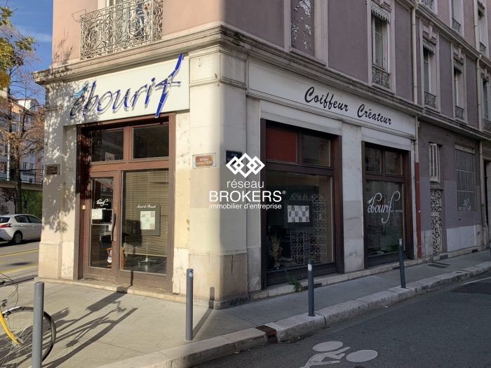 Local commercial à louer, 67 m² - Grenoble 38000