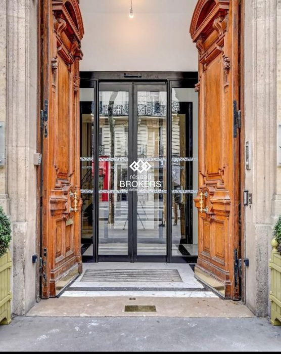 Bureau à louer, 350 m² - Paris 75008