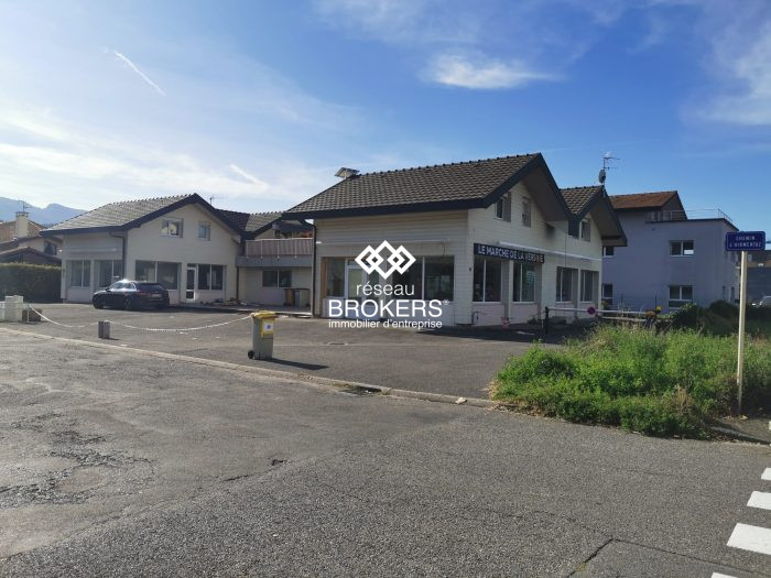 Local commercial à louer, 680 m² - Thonon-les-Bains 74200
