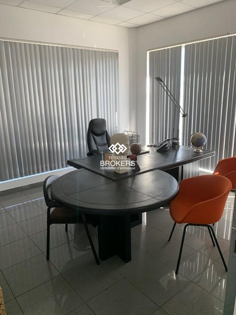 Bureau à louer, 188 m² - Marignane 13700