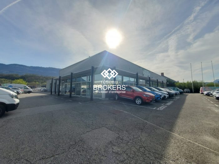Local commercial à louer, 2130 m² - Chambéry 73000