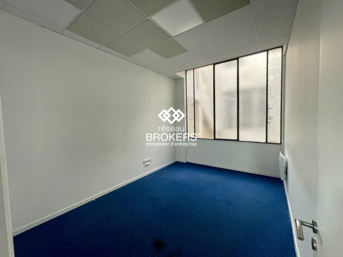 Bureau à louer, 213 m² - Bobigny 93000