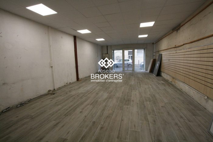 Local professionnel à louer, 145 m² - Marseille 13004