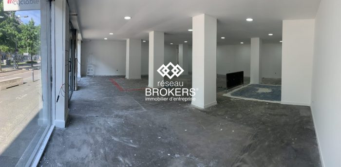 Local commercial à louer, 134 m² - Grenoble 38000