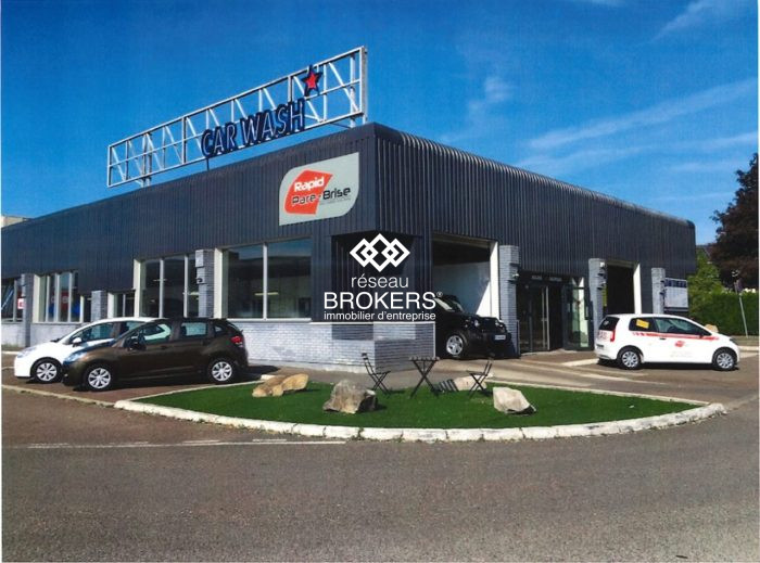 Local commercial à louer, 974 m² - Coignières 78310