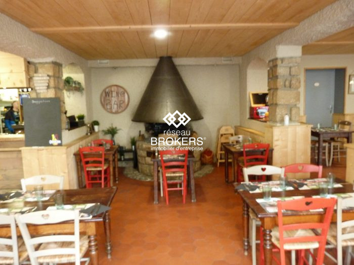 Restaurant, bar à vendre, 130 m² 45 places - Saint-Nectaire 63710