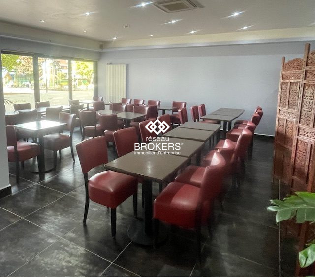 Restaurant, bar à vendre, 210 m² 100 places - Cergy 95000