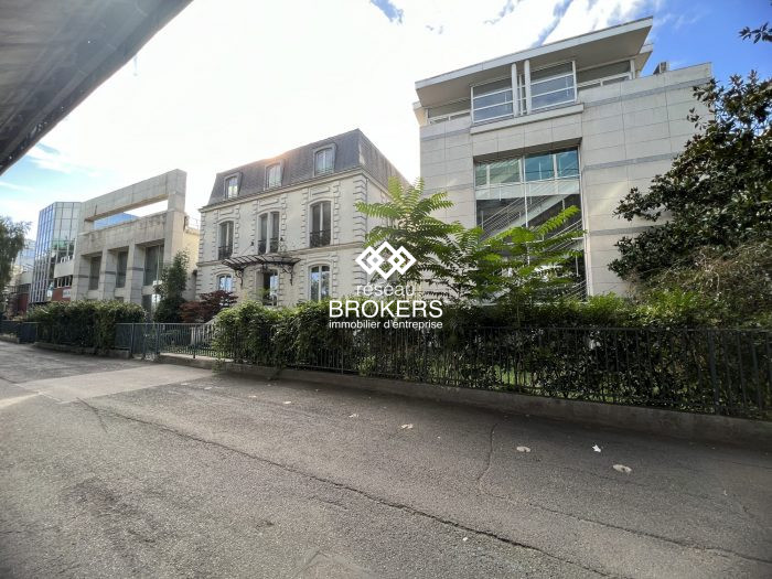 Immeuble à vendre, 3258 m² - Saint-Cloud 92210