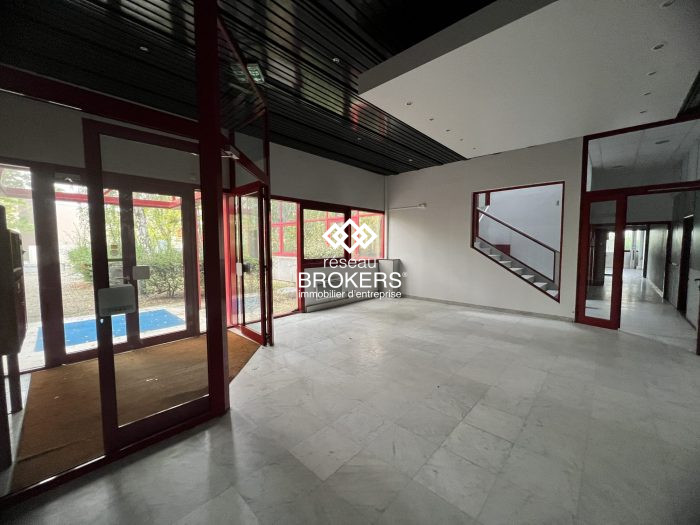 Bureau à vendre, 3015 m² - Villebon-sur-Yvette 91140