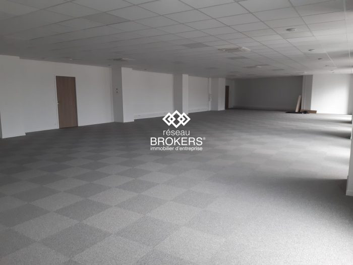 Bureau à vendre, 257 m² - Le Bourget-du-Lac 73370
